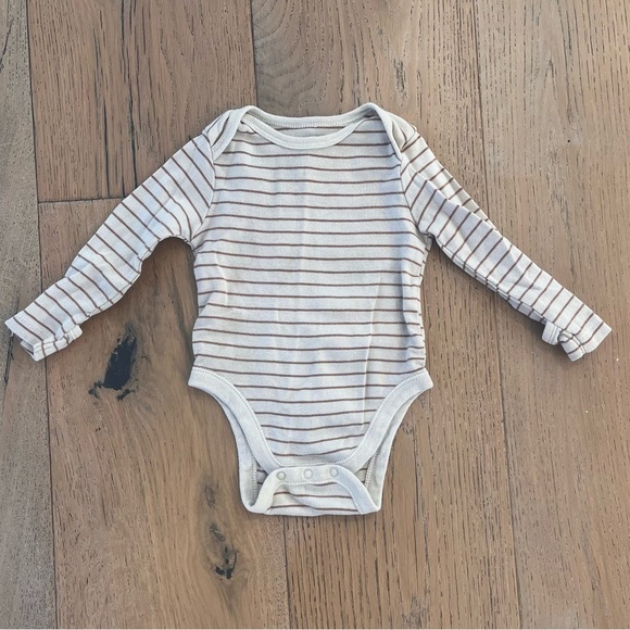 4 piece 0-3 month outfit bundle Old Navy Organic Cotton Ribbed Striped Blue Tan - Picture 9 of 16